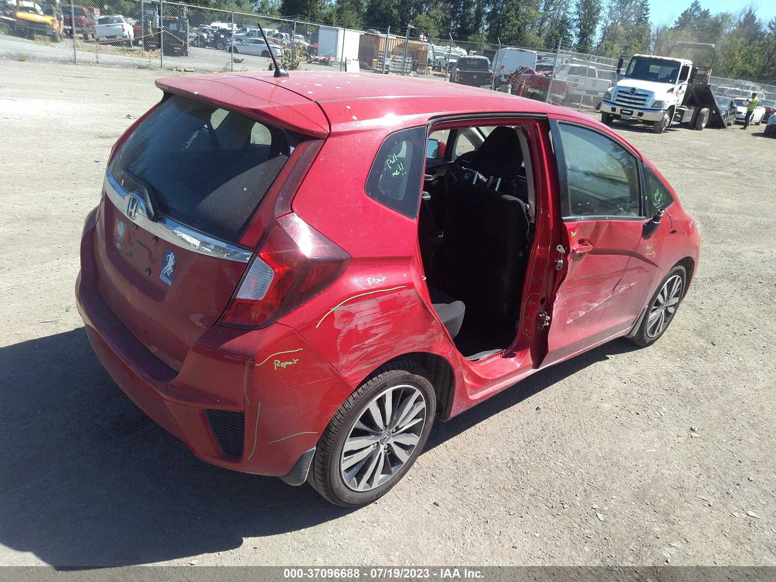 Photo 3 VIN: 3HGGK5H83FM716611 - HONDA FIT 