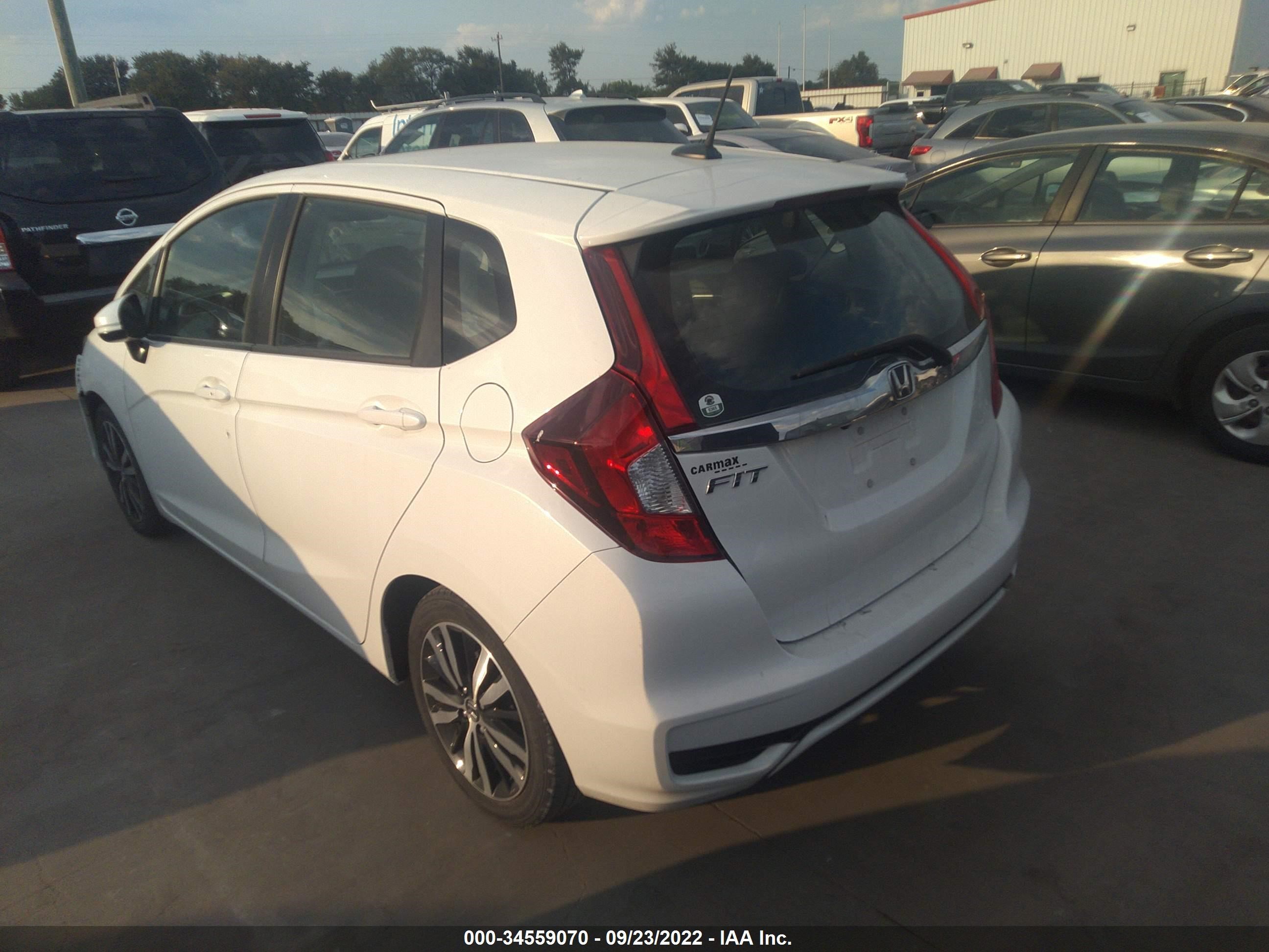 Photo 2 VIN: 3HGGK5H84JM718022 - HONDA FIT 