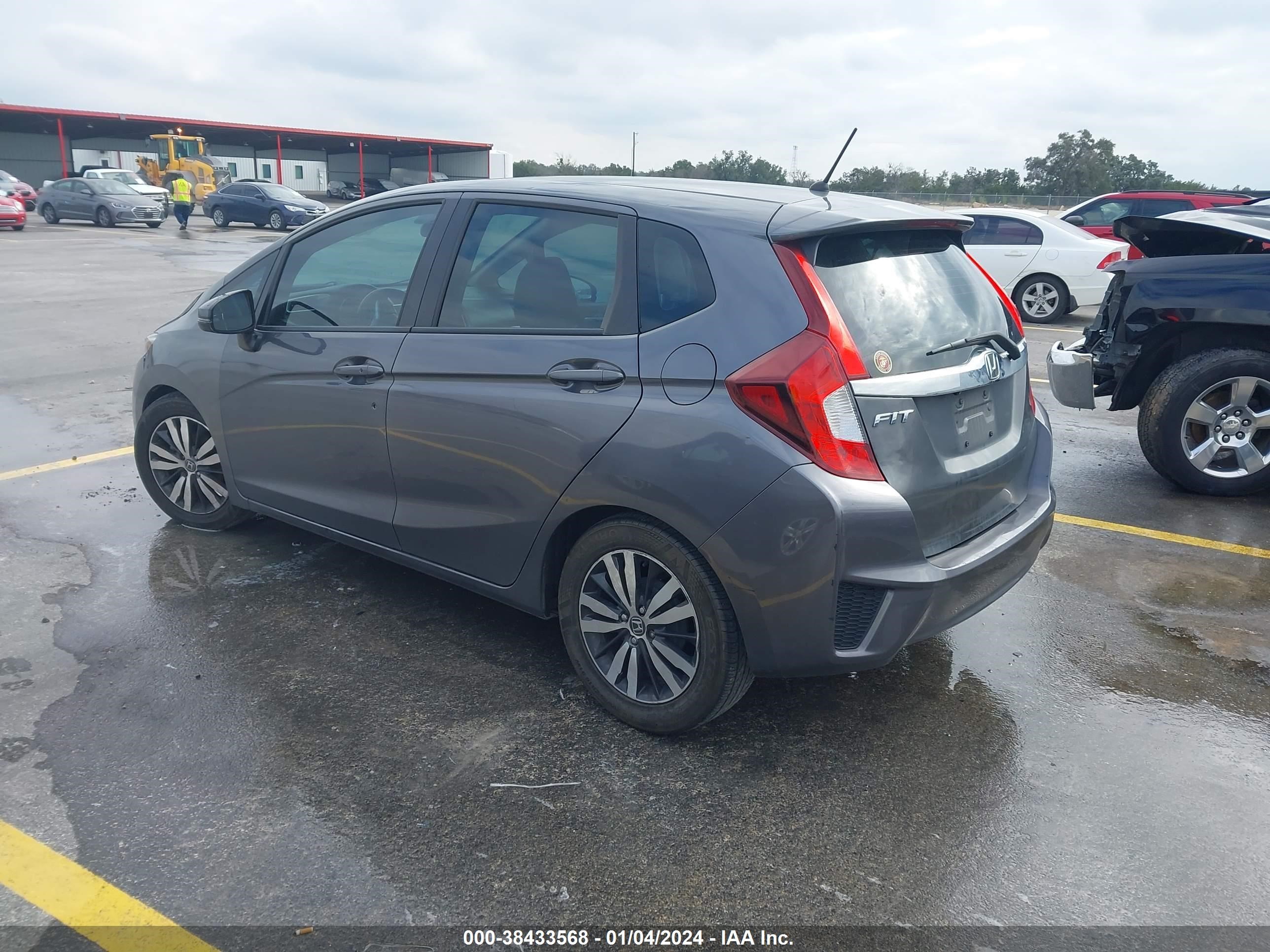 Photo 2 VIN: 3HGGK5H86HM704794 - HONDA FIT 