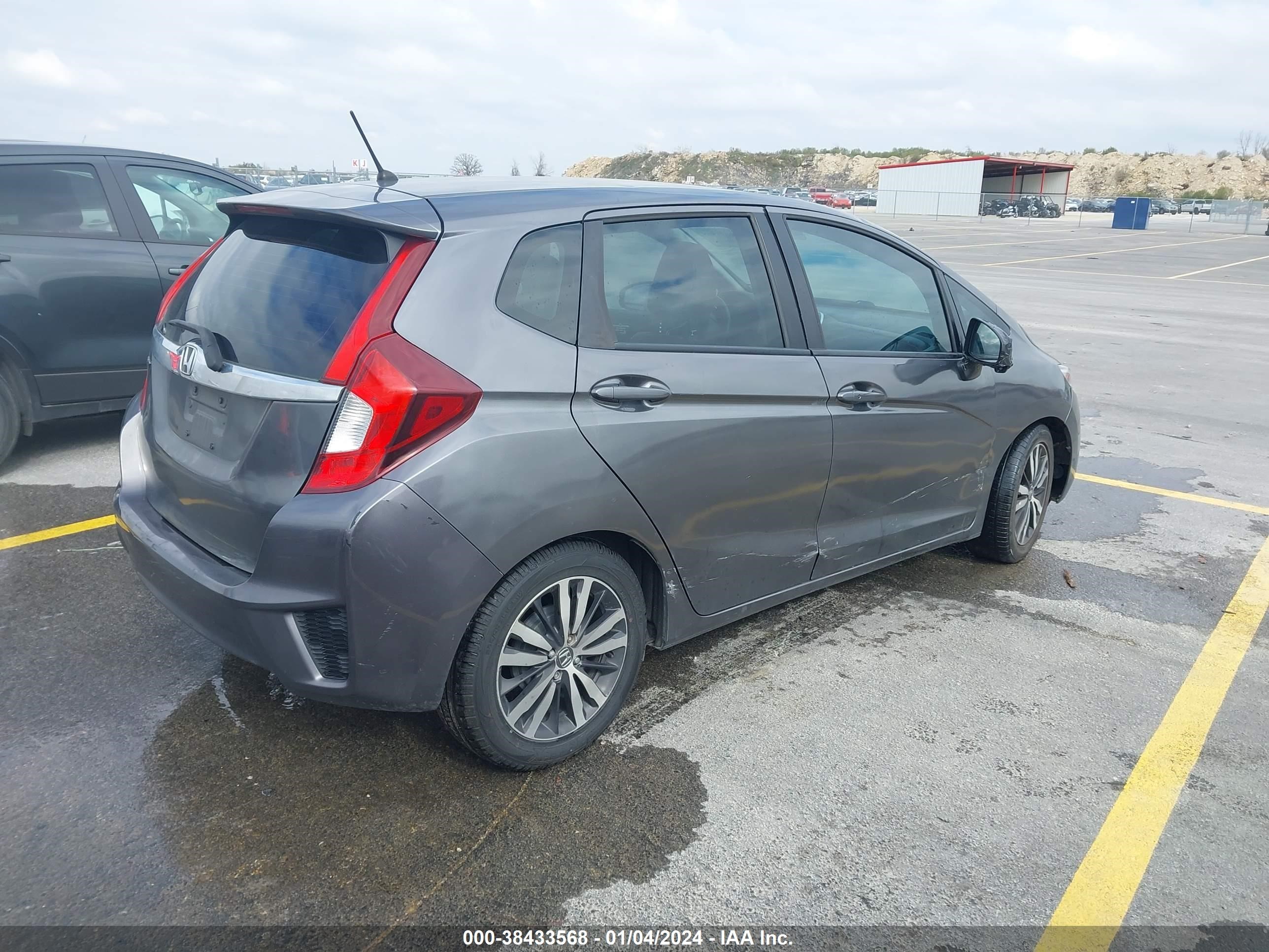 Photo 3 VIN: 3HGGK5H86HM704794 - HONDA FIT 