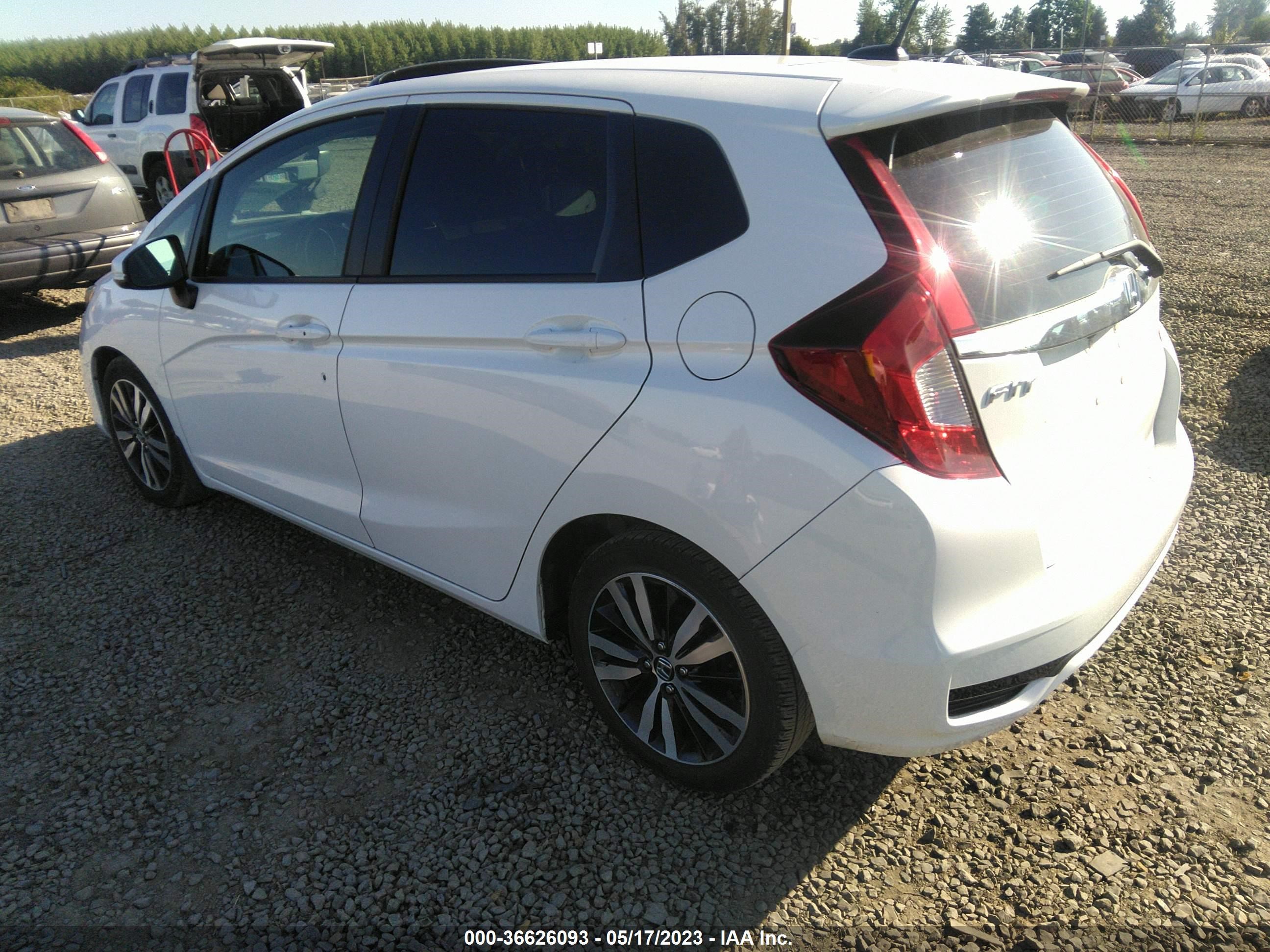 Photo 2 VIN: 3HGGK5H8XJM714945 - HONDA FIT 