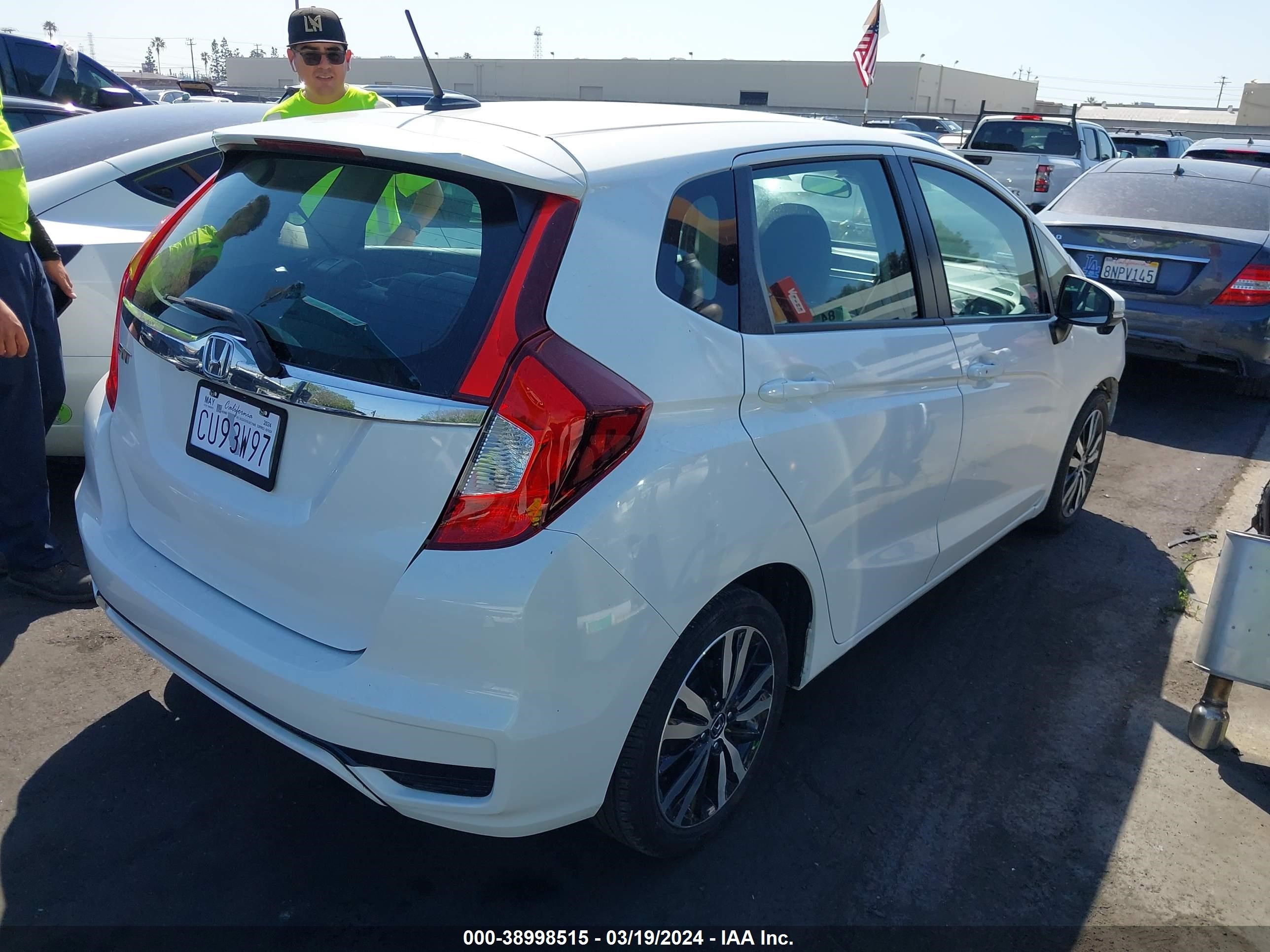 Photo 3 VIN: 3HGGK5H9XJM721645 - HONDA FIT 