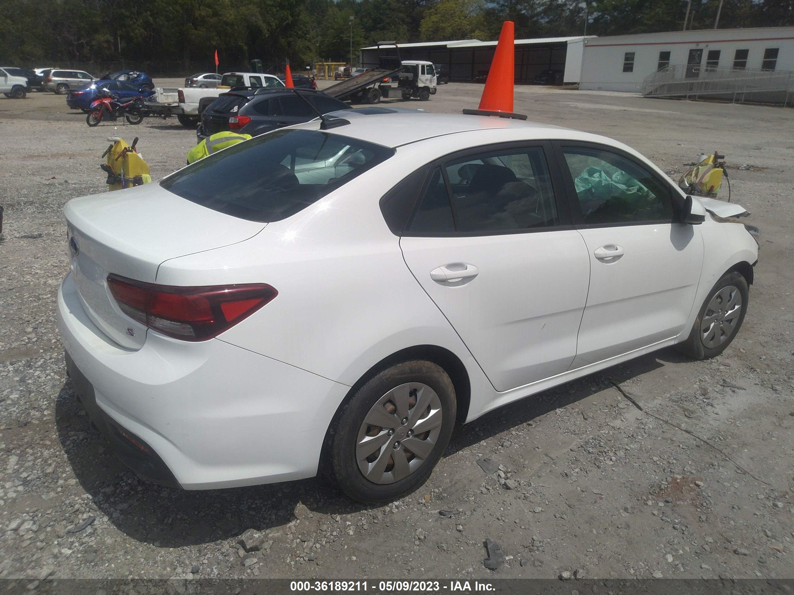 Photo 3 VIN: 3KPA24AB5JE050021 - KIA RIO 