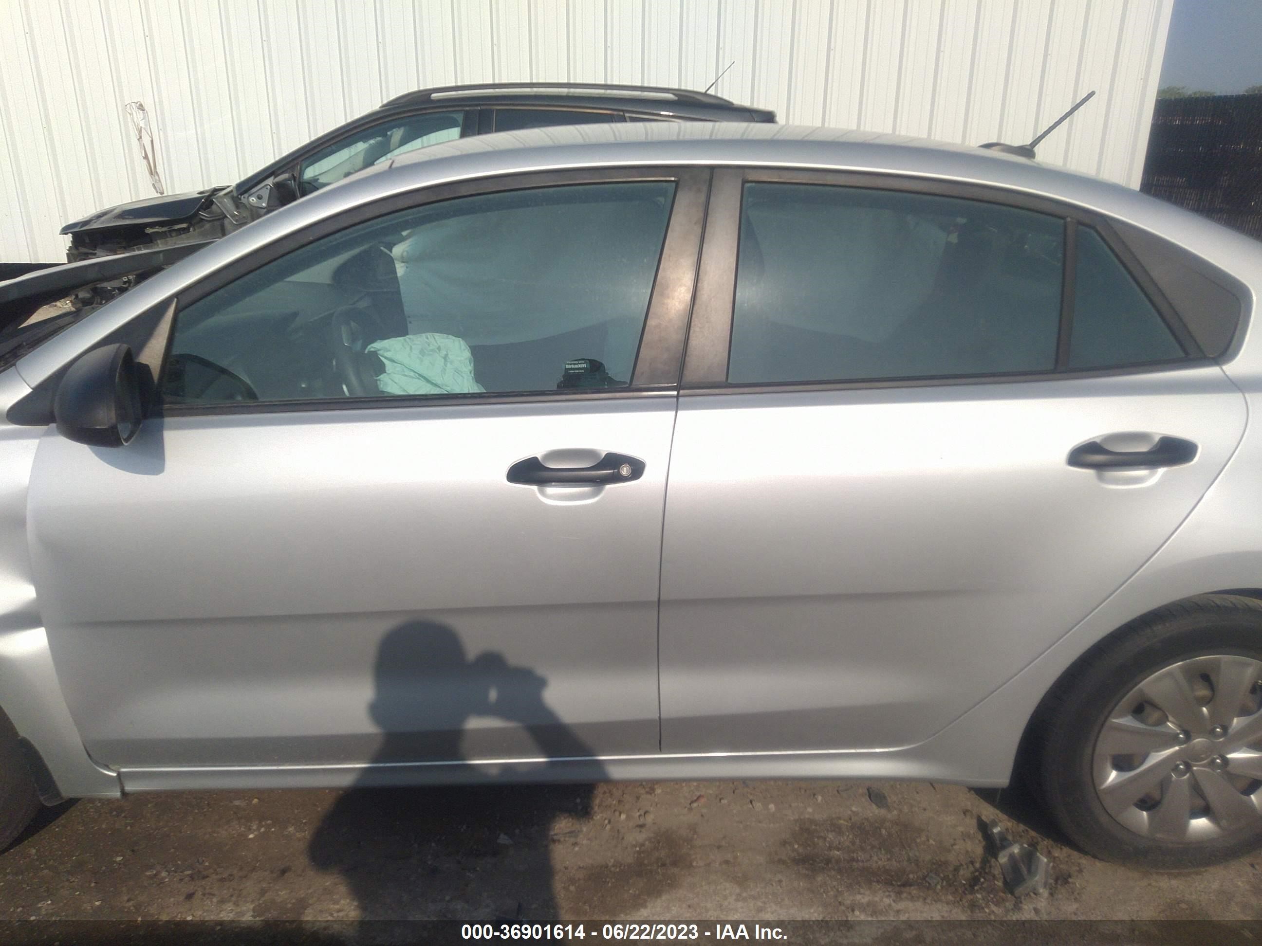 Photo 13 VIN: 3KPA24ABXJE082687 - KIA RIO 