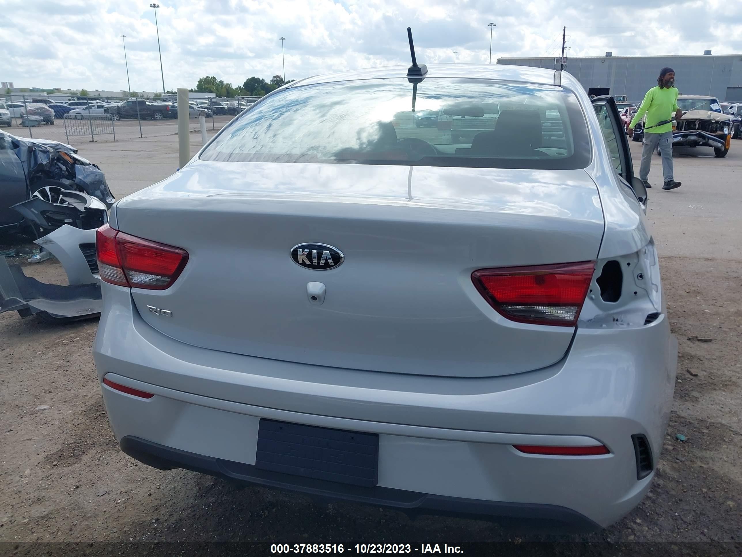 Photo 16 VIN: 3KPA24AD2ME382293 - KIA RIO 