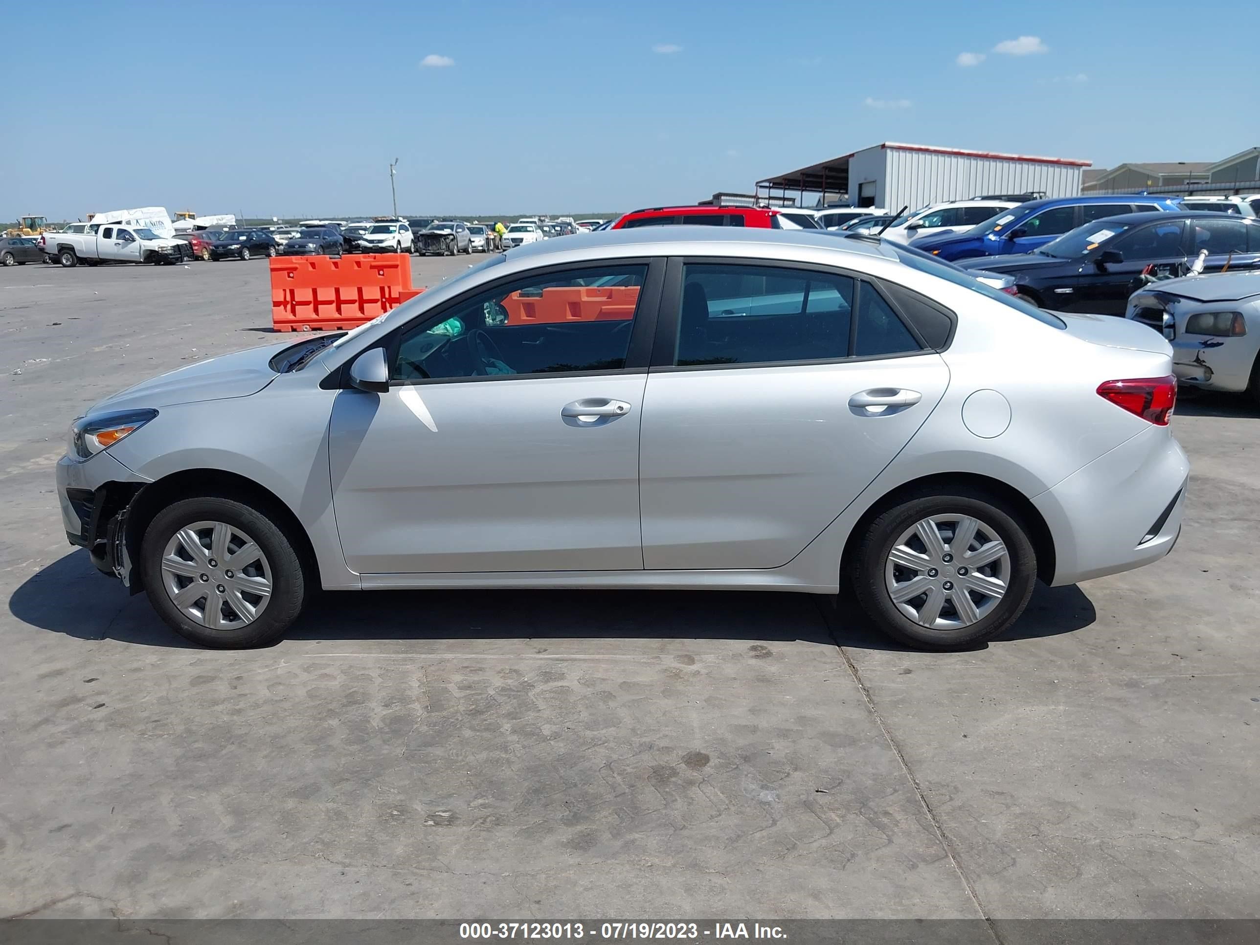 Photo 14 VIN: 3KPA24AD9NE494218 - KIA RIO 