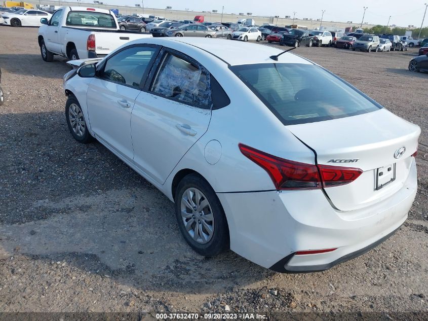 Photo 2 VIN: 3KPC24A30JE020152 - HYUNDAI ACCENT 