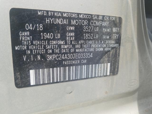 Photo 9 VIN: 3KPC24A30JE033354 - HYUNDAI ACCENT SE 