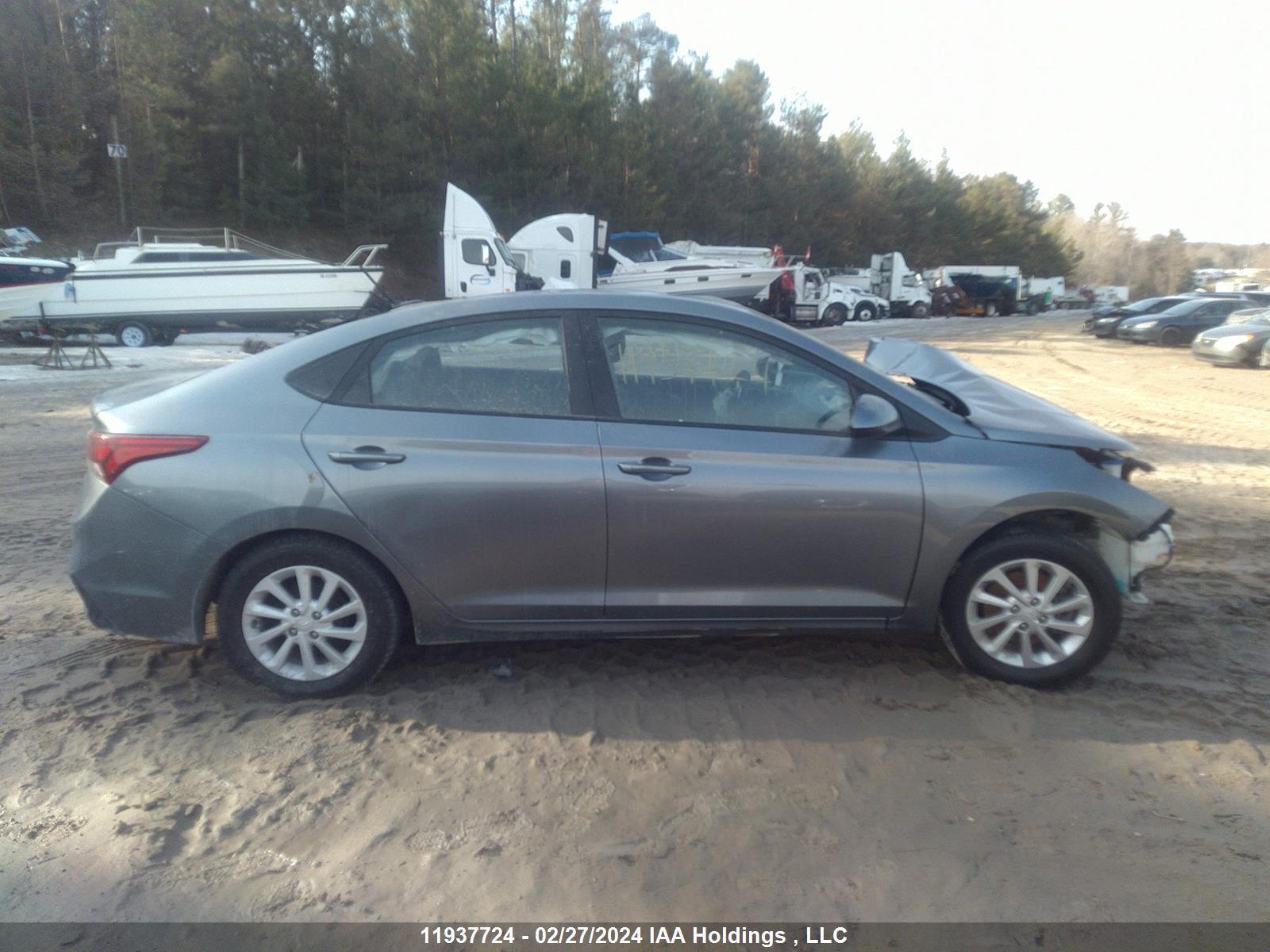 Photo 13 VIN: 3KPC24A30JE033824 - HYUNDAI ACCENT 