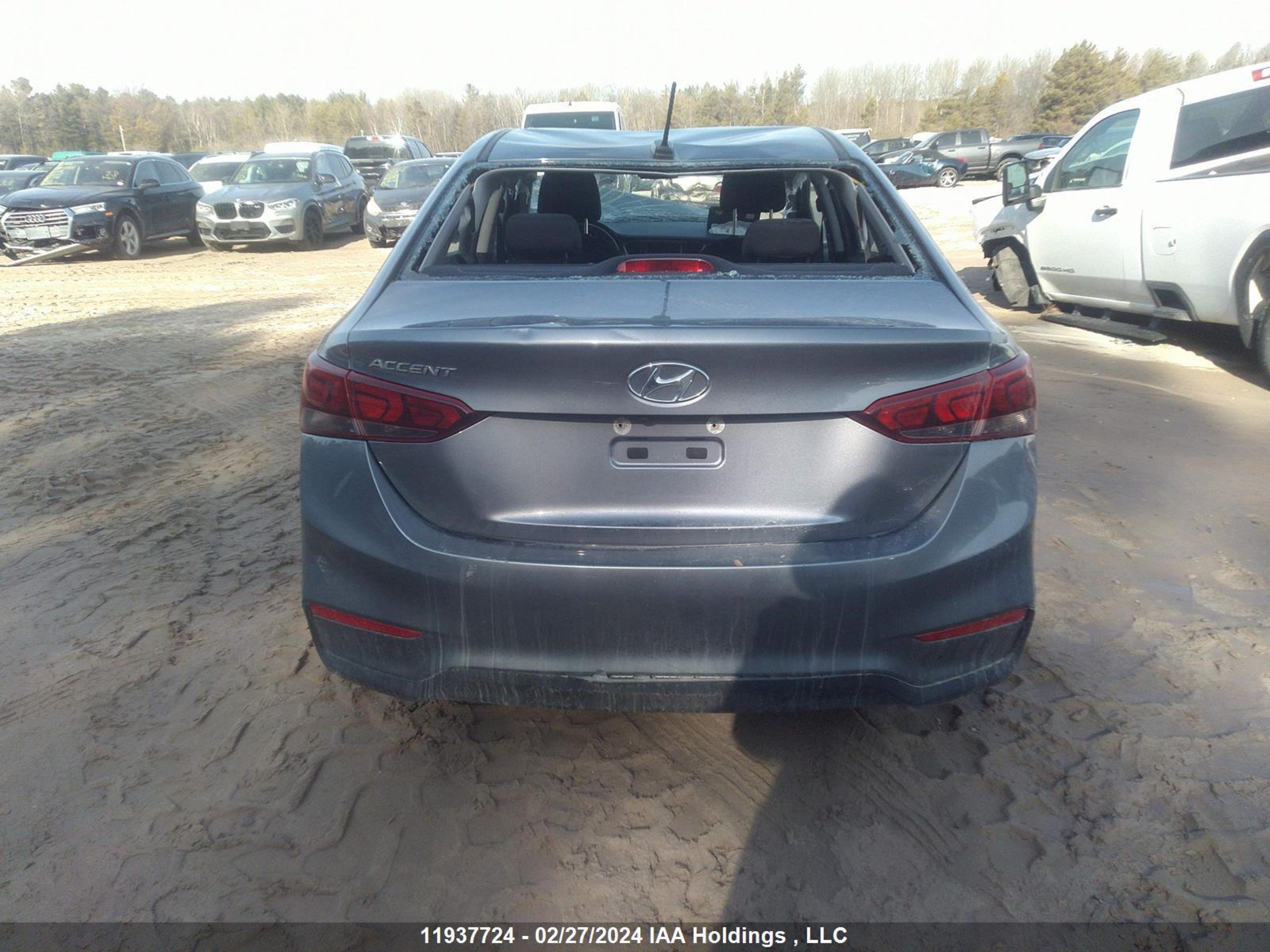 Photo 15 VIN: 3KPC24A30JE033824 - HYUNDAI ACCENT 