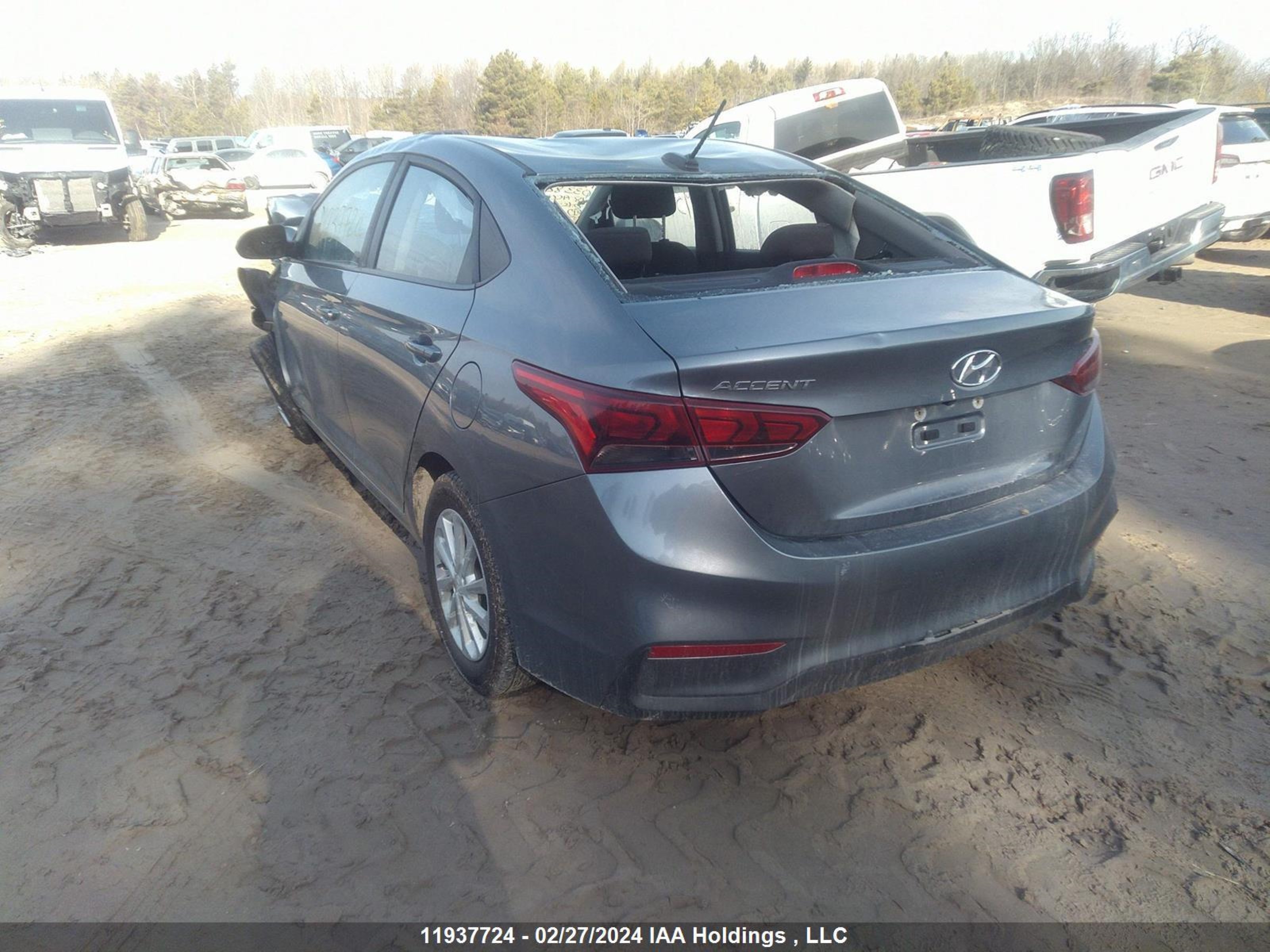 Photo 2 VIN: 3KPC24A30JE033824 - HYUNDAI ACCENT 