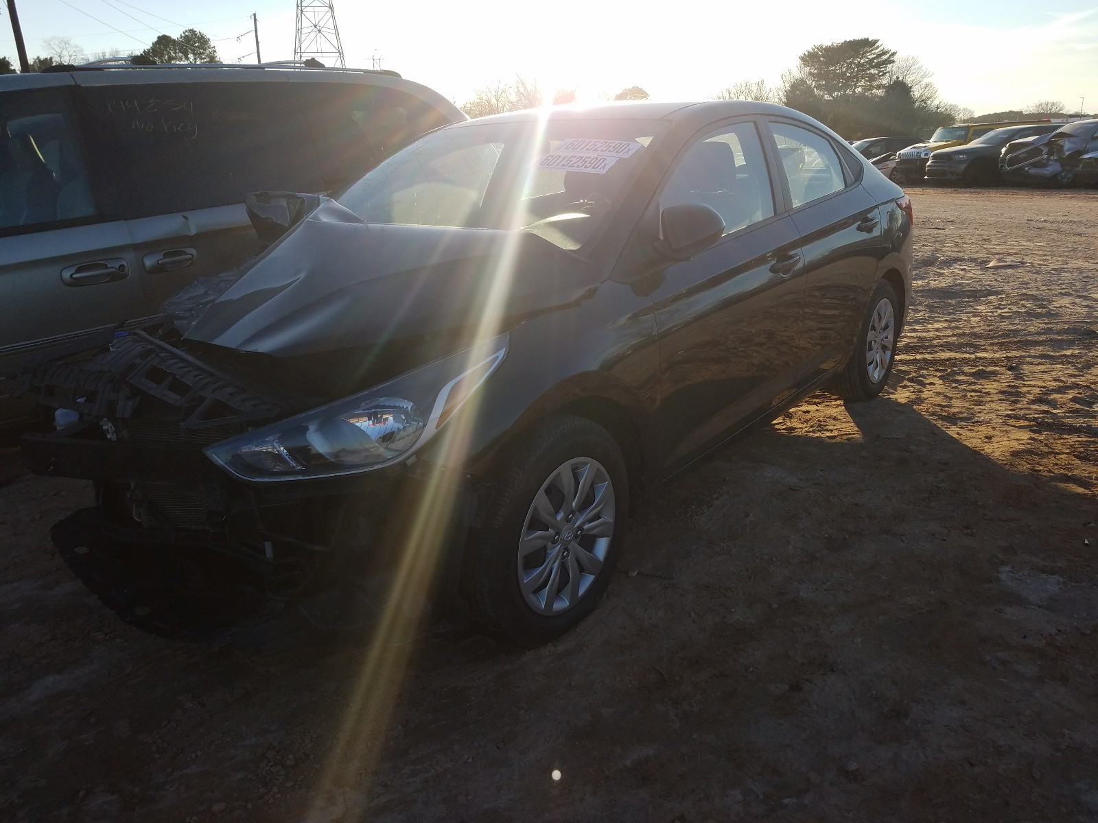 Photo 1 VIN: 3KPC24A31JE017356 - HYUNDAI ACCENT SE 