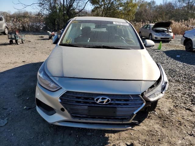 Photo 4 VIN: 3KPC24A31JE017468 - HYUNDAI ACCENT SE 