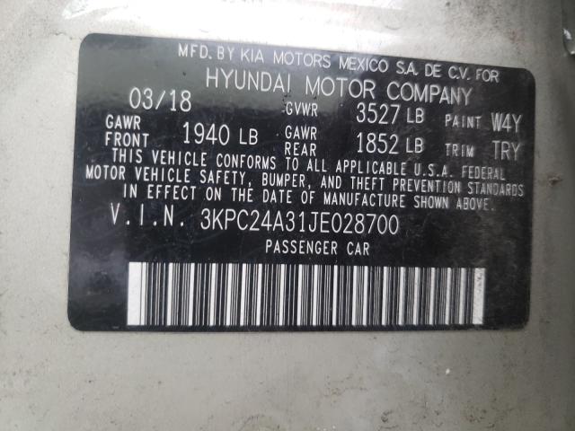 Photo 9 VIN: 3KPC24A31JE028700 - HYUNDAI ACCENT SE 