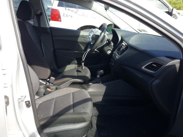 Photo 4 VIN: 3KPC24A31KE057597 - HYUNDAI ACCENT SE 