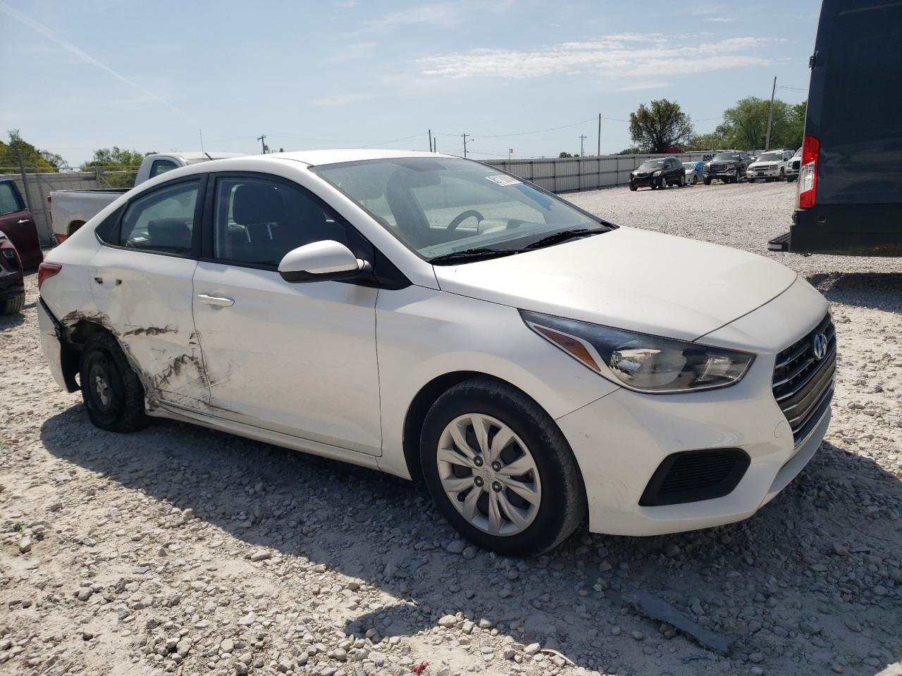 Photo 3 VIN: 3KPC24A31KE065652 - HYUNDAI ACCENT 