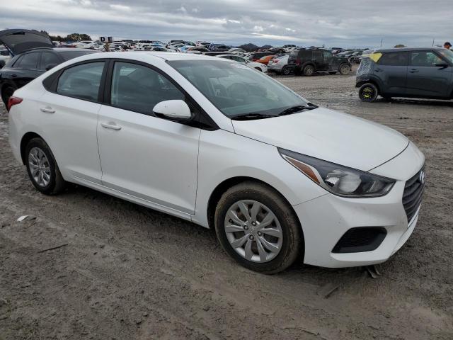 Photo 3 VIN: 3KPC24A32JE010092 - HYUNDAI ACCENT SE 