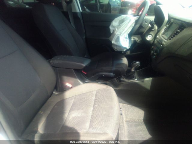 Photo 4 VIN: 3KPC24A32JE010500 - HYUNDAI ACCENT 