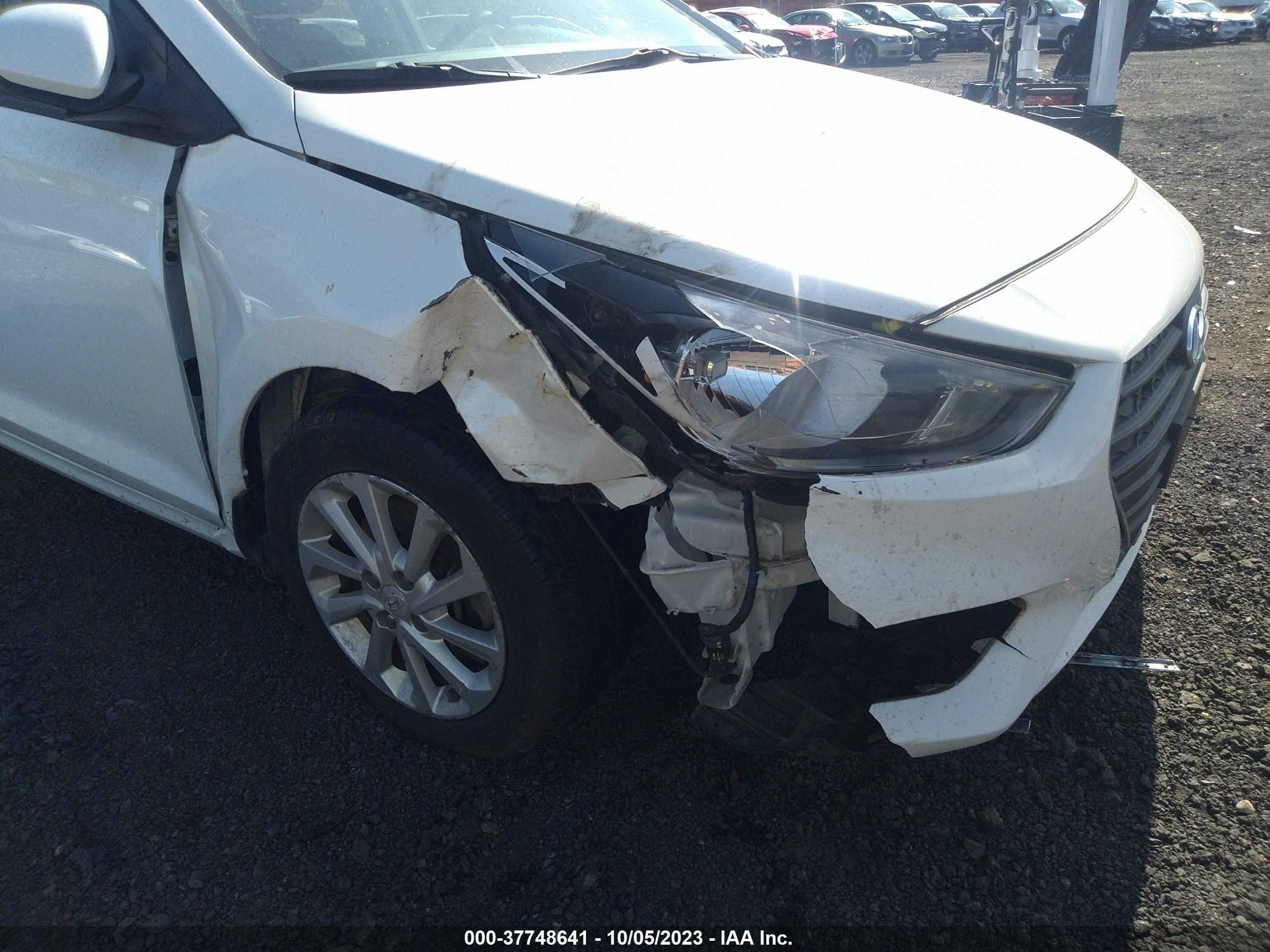 Photo 5 VIN: 3KPC24A32JE022114 - HYUNDAI ACCENT 