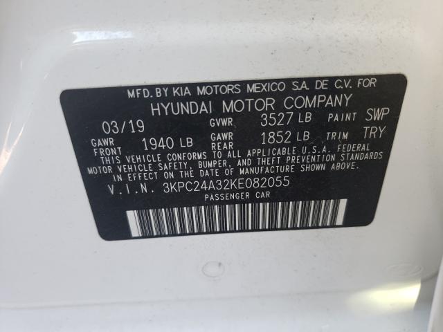 Photo 9 VIN: 3KPC24A32KE082055 - HYUNDAI ACCENT SE 