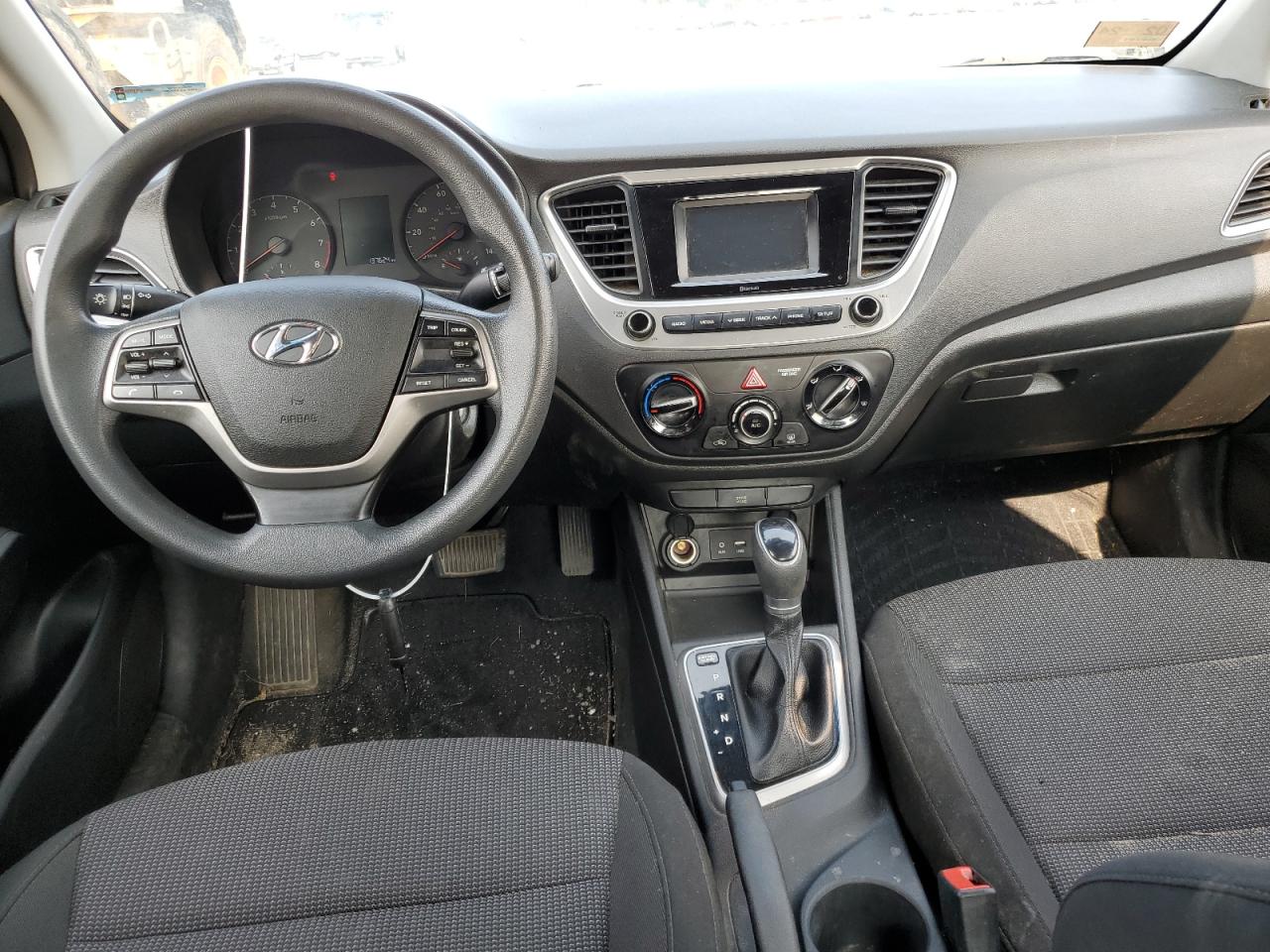 Photo 8 VIN: 3KPC24A33JE010456 - HYUNDAI ACCENT 