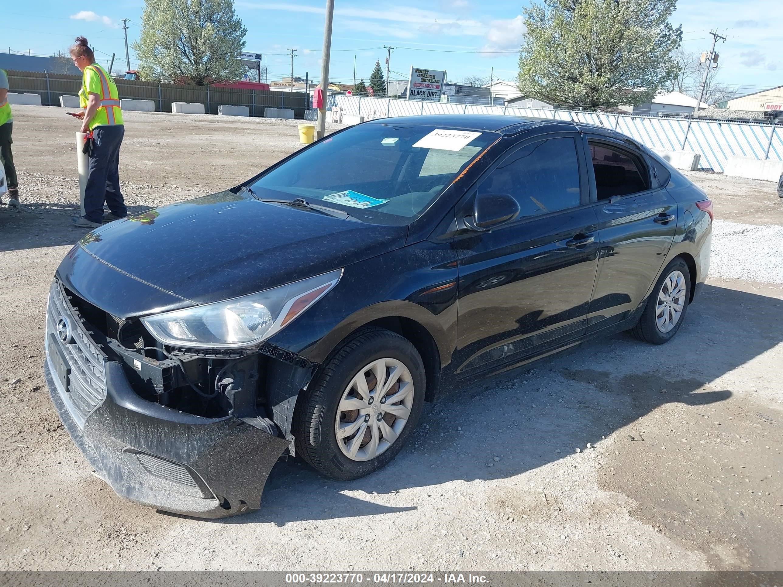 Photo 1 VIN: 3KPC24A33JE016631 - HYUNDAI ACCENT 