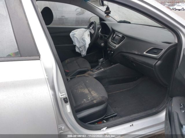 Photo 4 VIN: 3KPC24A33JE017956 - HYUNDAI ACCENT 