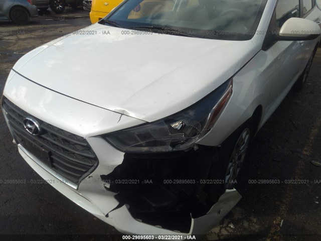 Photo 5 VIN: 3KPC24A33JE017990 - HYUNDAI ACCENT 