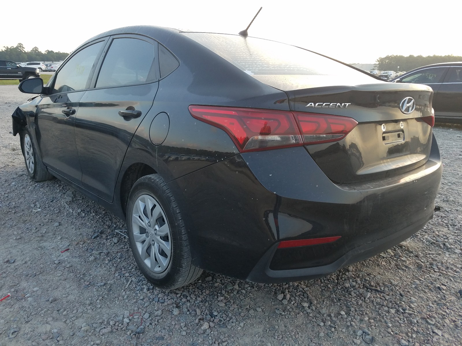 Photo 2 VIN: 3KPC24A33KE052255 - HYUNDAI ACCENT SE 