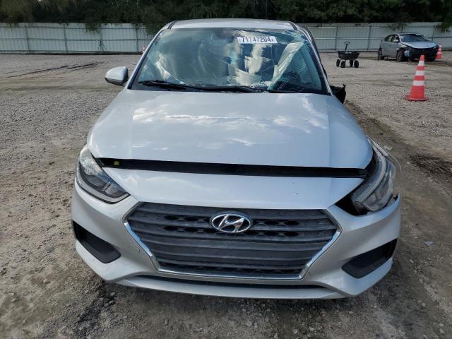 Photo 4 VIN: 3KPC24A34JE022633 - HYUNDAI ACCENT SE 