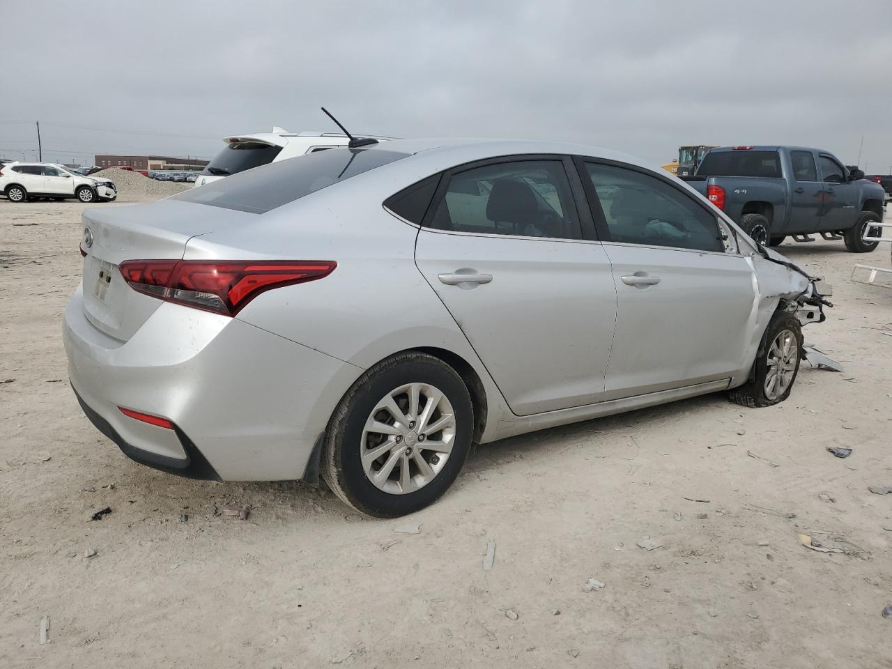 Photo 2 VIN: 3KPC24A34KE043824 - HYUNDAI ACCENT 