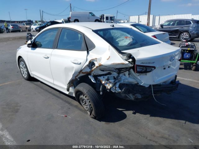 Photo 2 VIN: 3KPC24A35JE013648 - HYUNDAI ACCENT 