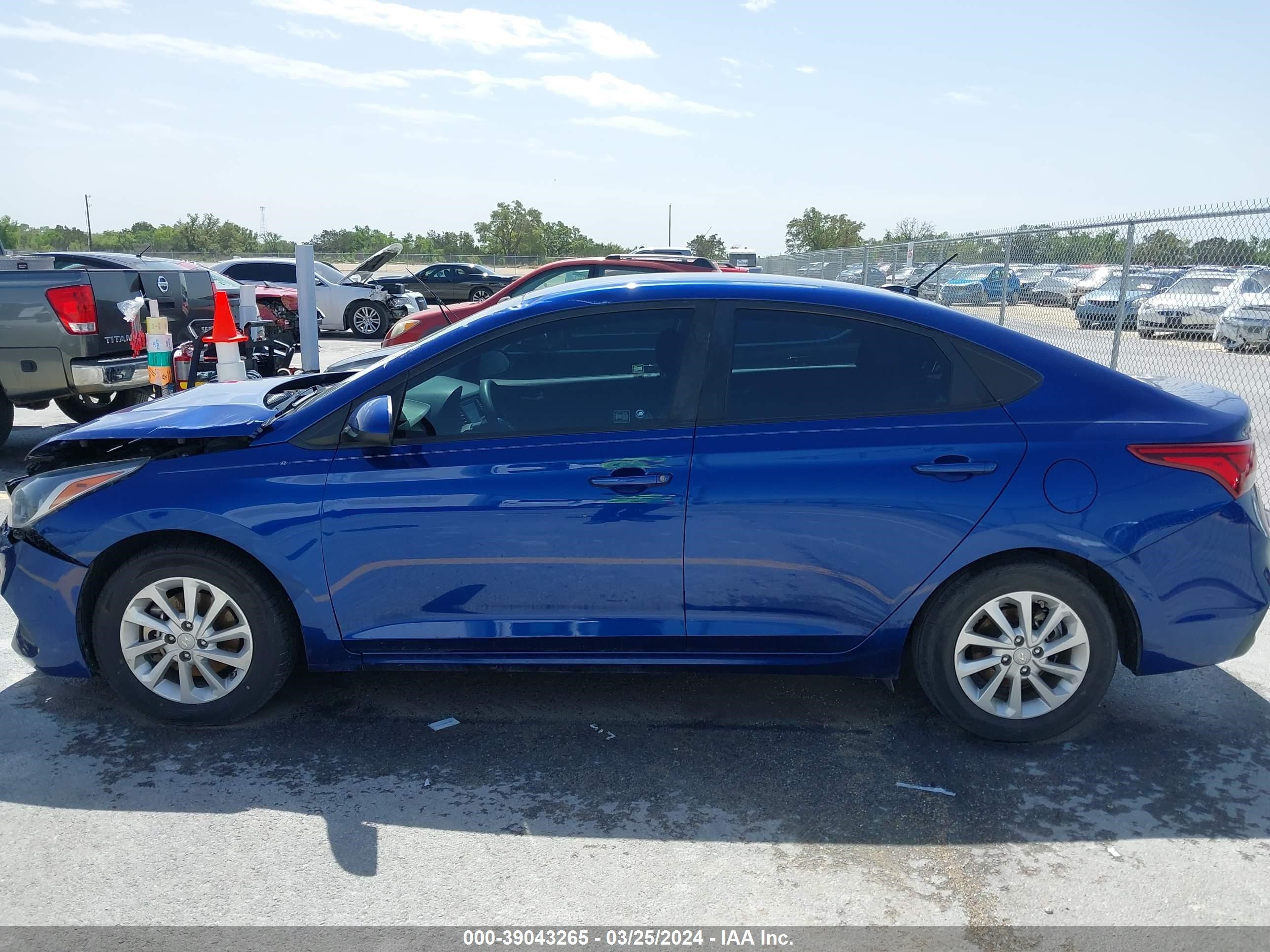 Photo 13 VIN: 3KPC24A35JE020681 - HYUNDAI ACCENT 