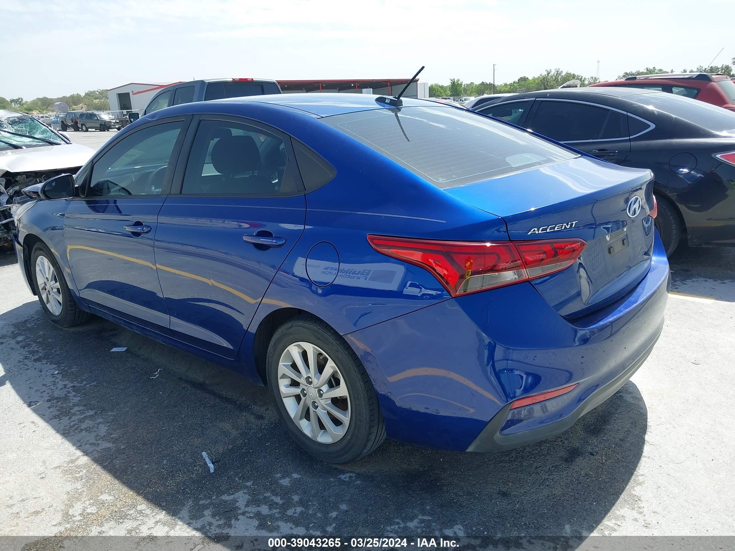 Photo 2 VIN: 3KPC24A35JE020681 - HYUNDAI ACCENT 