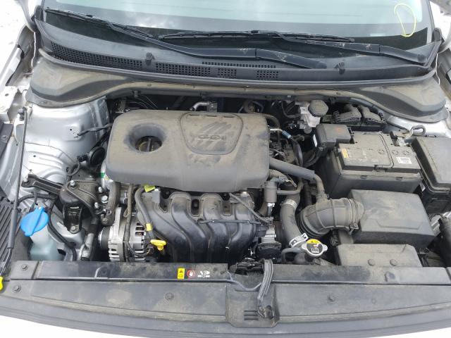 Photo 6 VIN: 3KPC24A35JE028831 - HYUNDAI ACCENT SE 