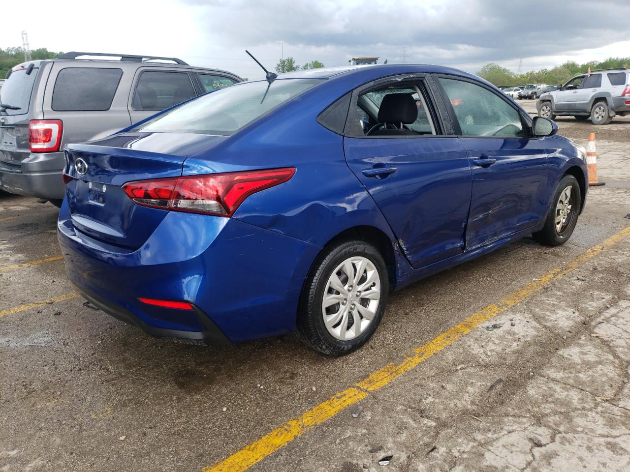 Photo 2 VIN: 3KPC24A35JE031776 - HYUNDAI ACCENT 