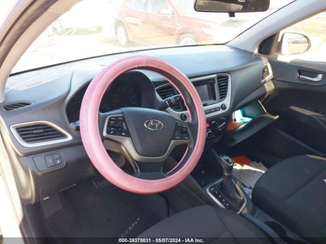 Photo 4 VIN: 3KPC24A35KE077013 - HYUNDAI ACCENT 