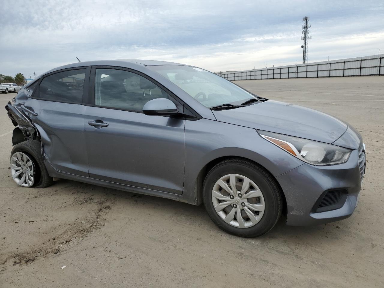 Photo 3 VIN: 3KPC24A36JE014422 - HYUNDAI ACCENT 