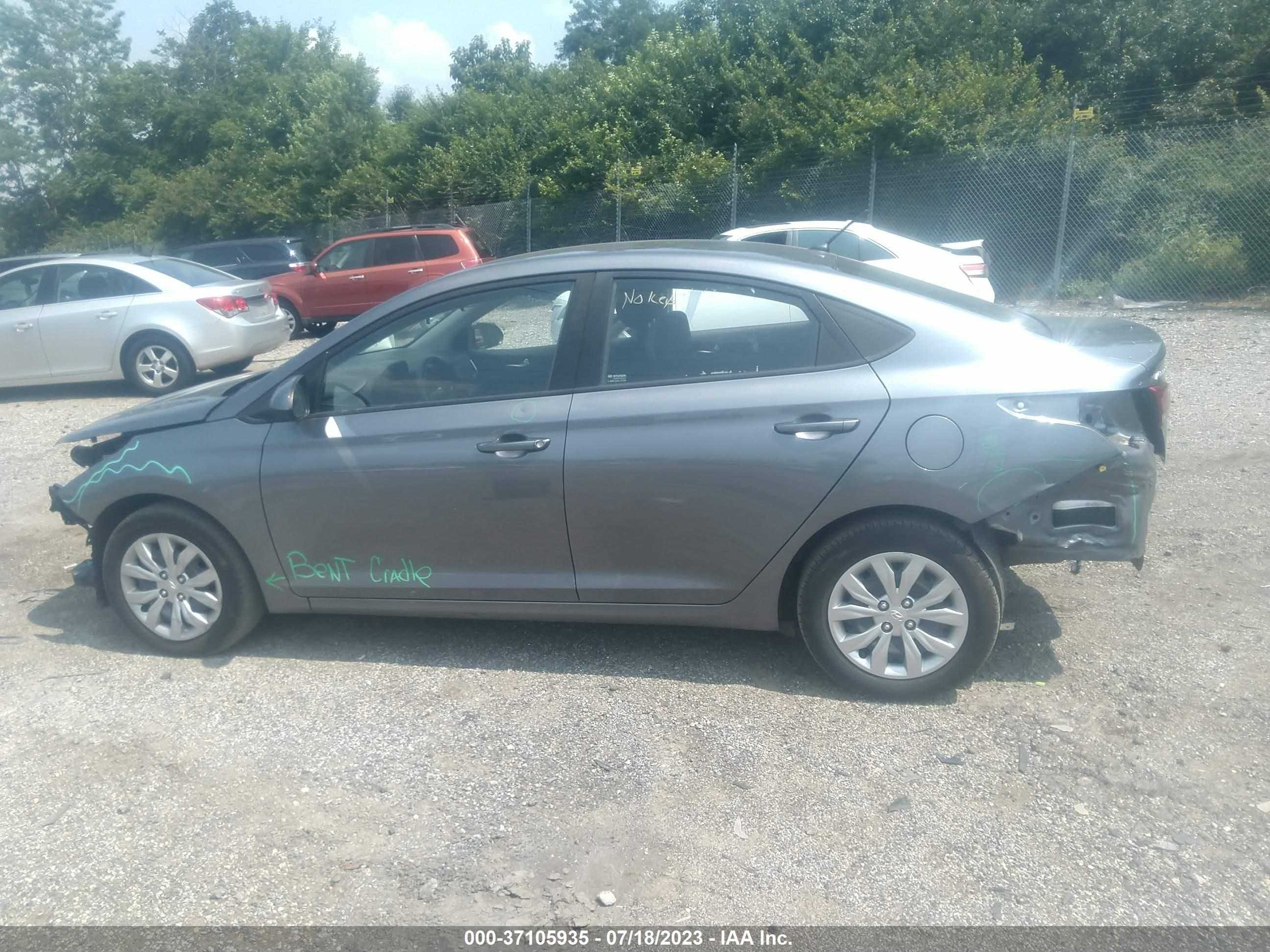 Photo 12 VIN: 3KPC24A36JE015893 - HYUNDAI ACCENT 