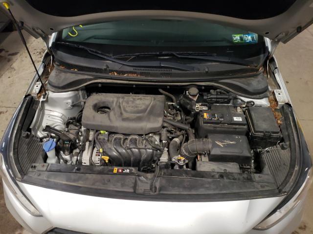 Photo 6 VIN: 3KPC24A36JE029213 - HYUNDAI ACCENT SE 