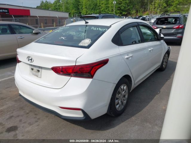 Photo 3 VIN: 3KPC24A36JE035075 - HYUNDAI ACCENT 