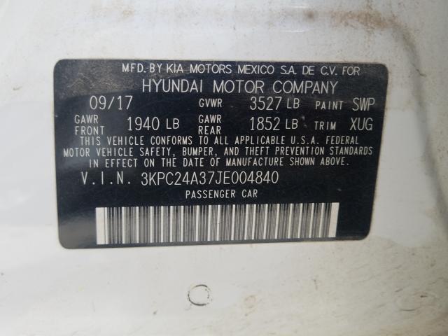 Photo 9 VIN: 3KPC24A37JE004840 - HYUNDAI ACCENT SE 