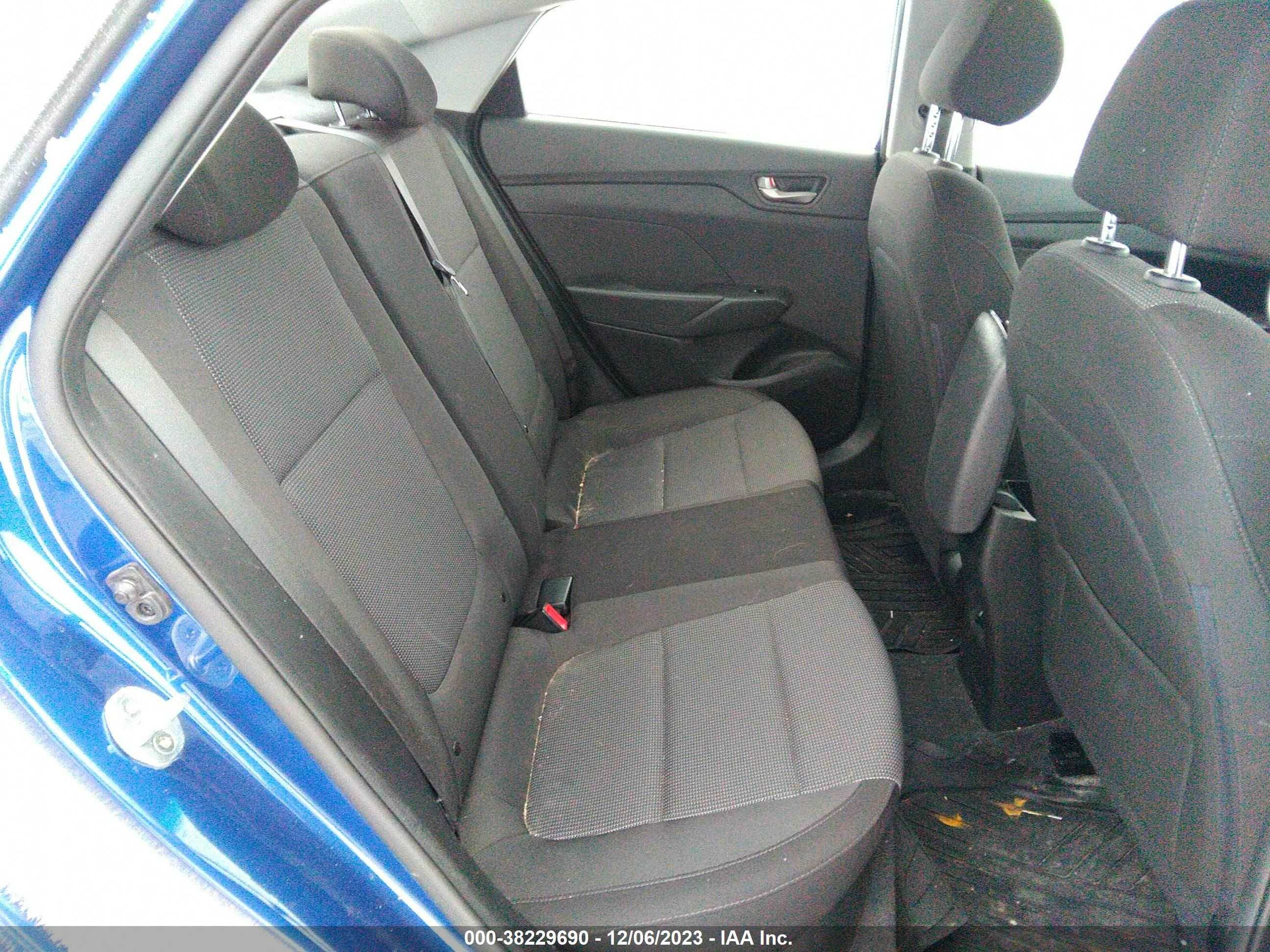 Photo 7 VIN: 3KPC24A37JE018267 - HYUNDAI ACCENT 