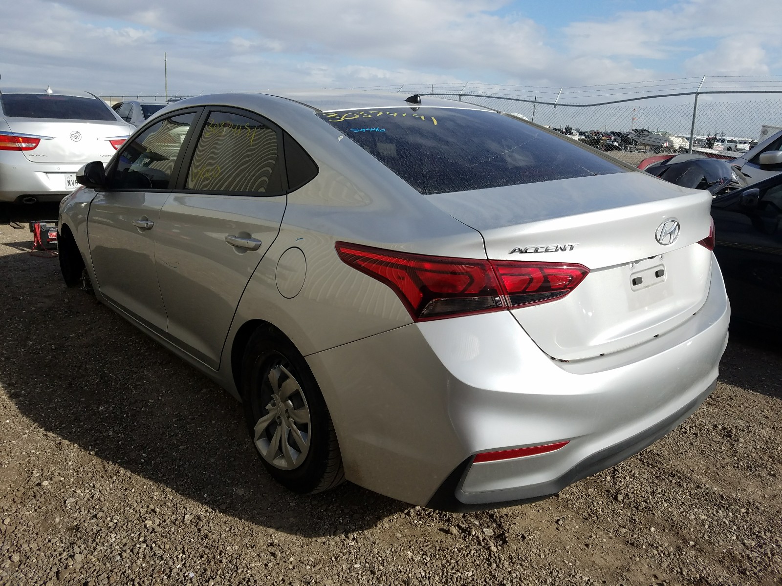 Photo 2 VIN: 3KPC24A37KE042814 - HYUNDAI ACCENT SE 