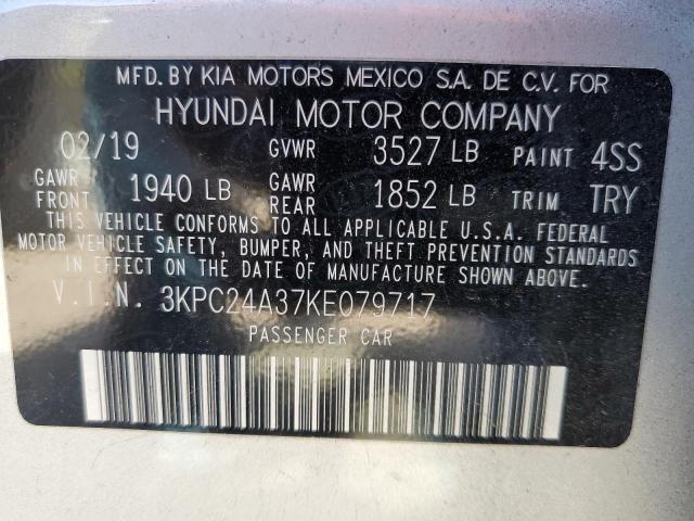 Photo 11 VIN: 3KPC24A37KE079717 - HYUNDAI ACCENT SE 