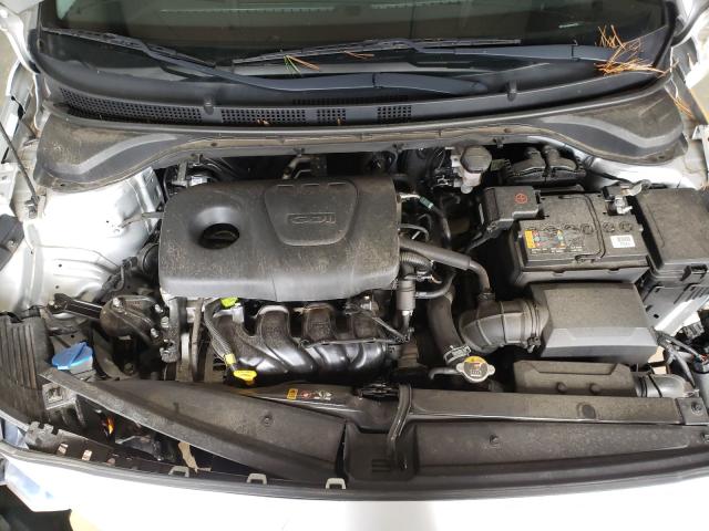 Photo 6 VIN: 3KPC24A38JE005530 - HYUNDAI ACCENT SE 