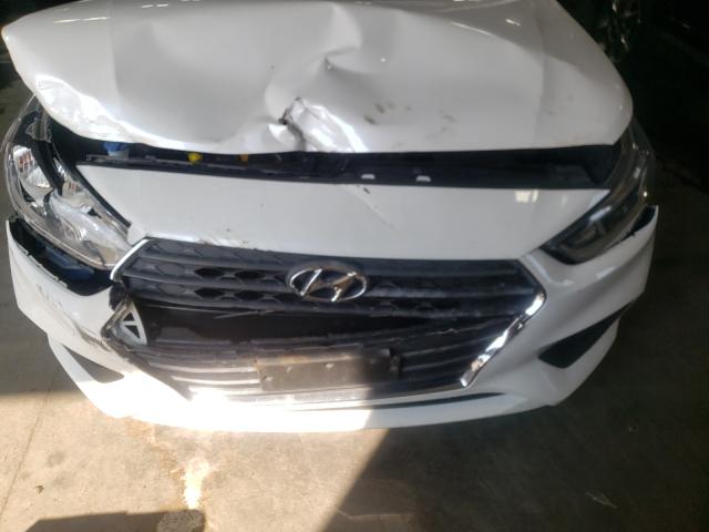 Photo 8 VIN: 3KPC24A38JE006886 - HYUNDAI ACCENT SE 