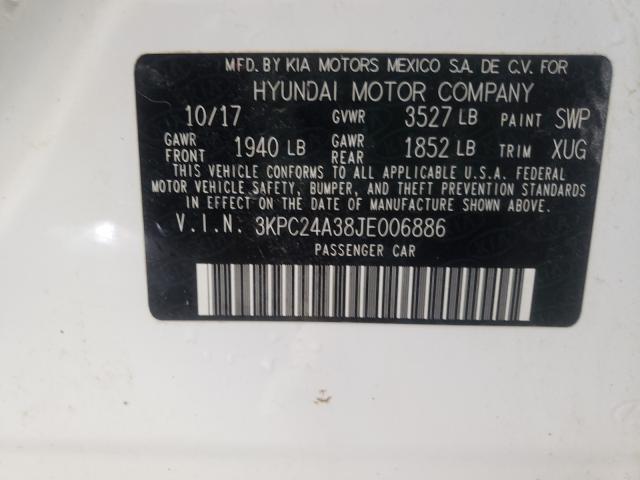 Photo 9 VIN: 3KPC24A38JE006886 - HYUNDAI ACCENT SE 