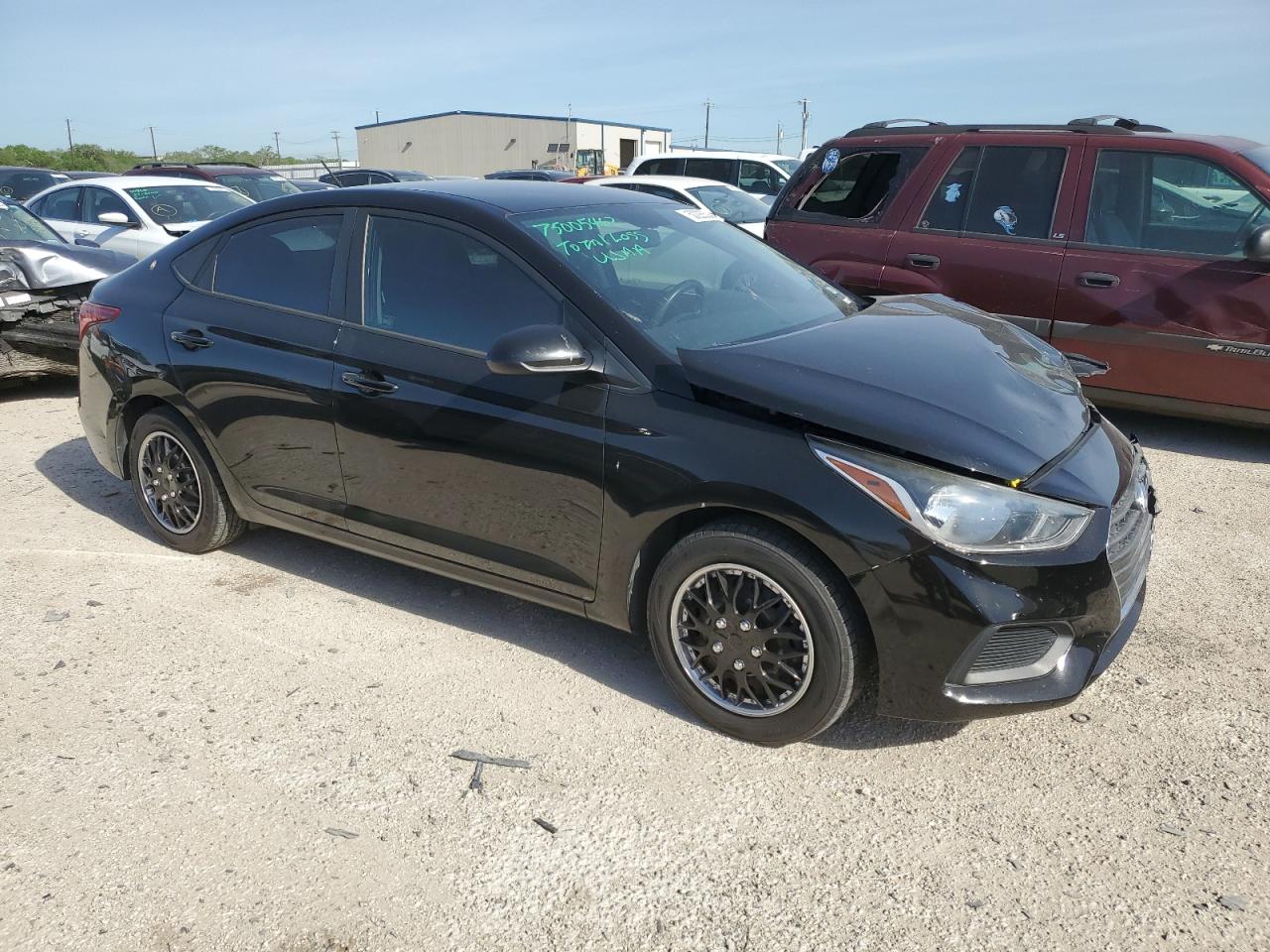 Photo 3 VIN: 3KPC24A38JE012820 - HYUNDAI ACCENT 