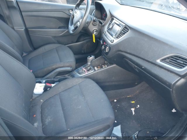 Photo 4 VIN: 3KPC24A38JE019010 - HYUNDAI ACCENT 